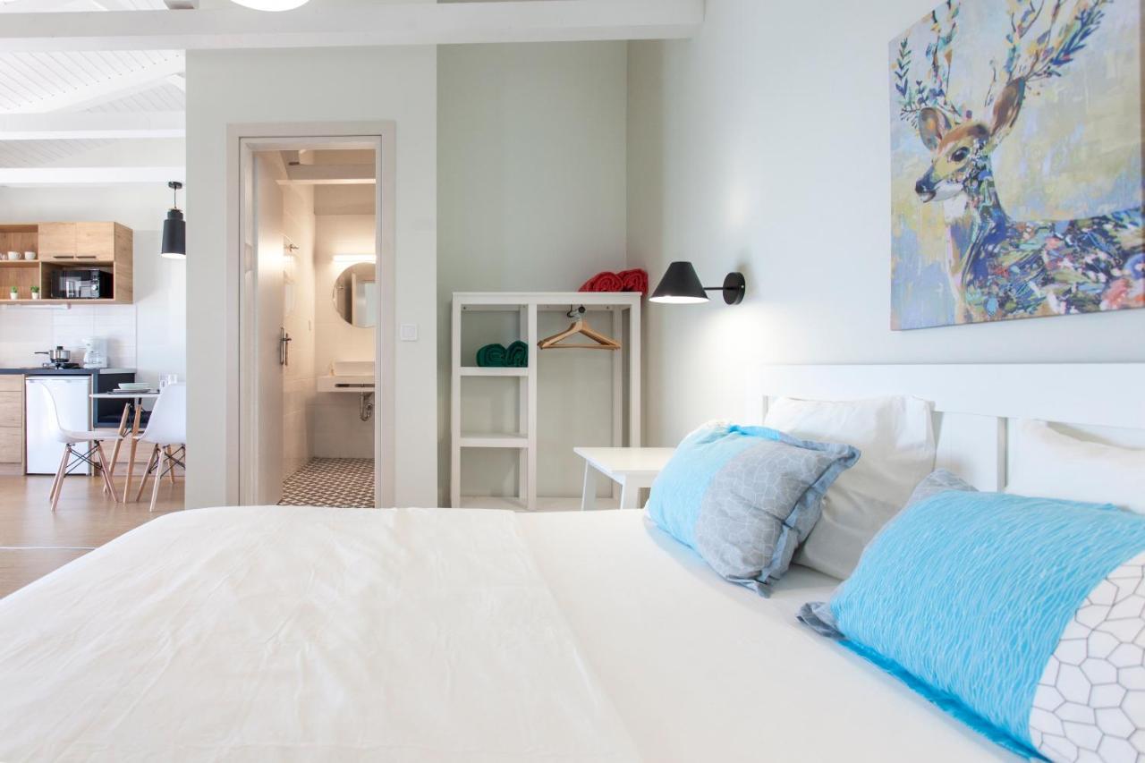 Waterfront Apartment *